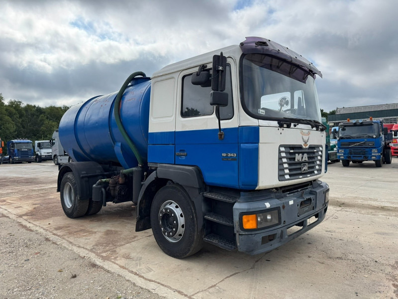 MAN 19.343 (12.000L / MANUAL GEARBOX / EURO 2 / PERFECT) - Vacuümwagen: afbeelding 3 MAN 19.343 (12.000L / MANUAL GEARBOX / EURO 2 / PERFECT) - Vacuümwagen: afbeelding 3