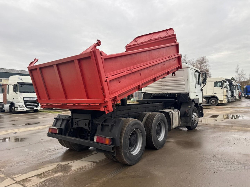 MAN 33.414 (BIG AXLE / STEEL SUSPENSION / 6 CYLINDER / MANUAL GEARBOX) - Kipper vrachtwagen: afbeelding 5 MAN 33.414 (BIG AXLE / STEEL SUSPENSION / 6 CYLINDER / MANUAL GEARBOX) - Kipper vrachtwagen: afbeelding 5