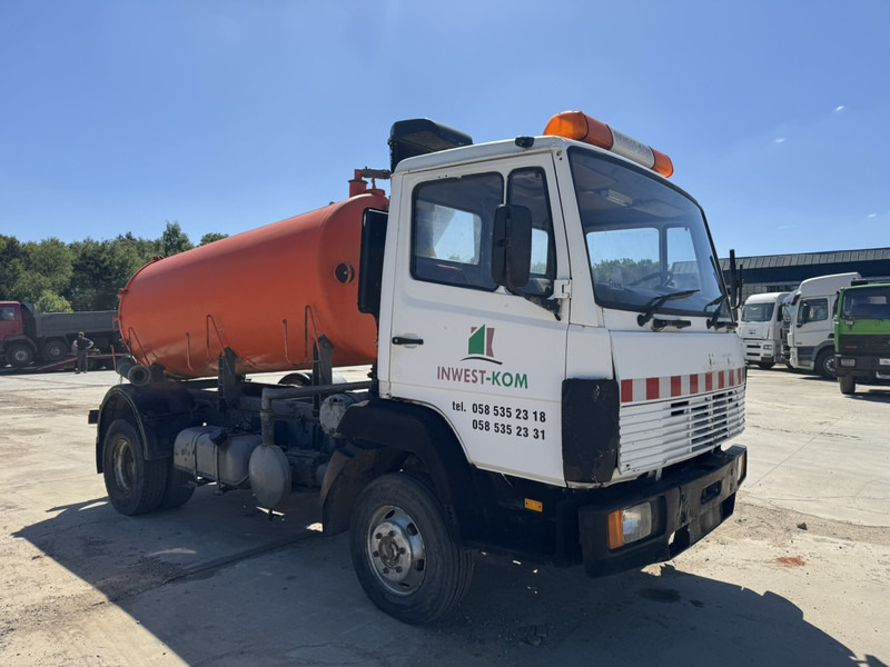 Mercedes-Benz SK 914 (8000 L / STEEL SUSPENSION & MANUAL PUMP / SUSPENSION LAMES & POMPE MANUELLE) - Vacuümwagen: afbeelding 3 Mercedes-Benz SK 914 (8000 L / STEEL SUSPENSION & MANUAL PUMP / SUSPENSION LAMES & POMPE MANUELLE) - Vacuümwagen: afbeelding 3
