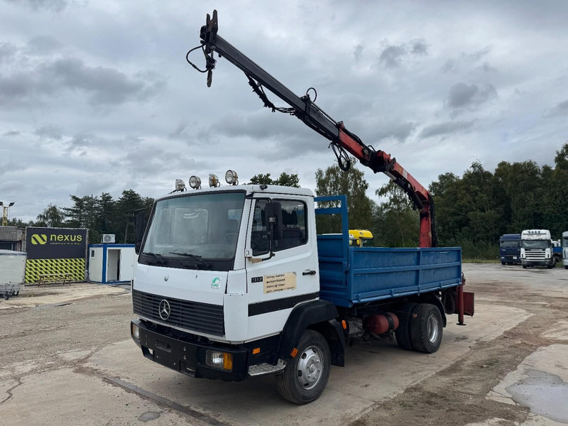 Mercedes-Benz SK 917 (STEEL SUSPENSION / PARLFINGER CRANE / AUXILIARY / 6 CYLINDER WITH MANUAL PUMP) - Kipper vrachtwagen, Kraanwagen: afbeelding 1 Mercedes-Benz SK 917 (STEEL SUSPENSION / PARLFINGER CRANE / AUXILIARY / 6 CYLINDER WITH MANUAL PUMP) - Kipper vrachtwagen, Kraanwagen: afbeelding 1