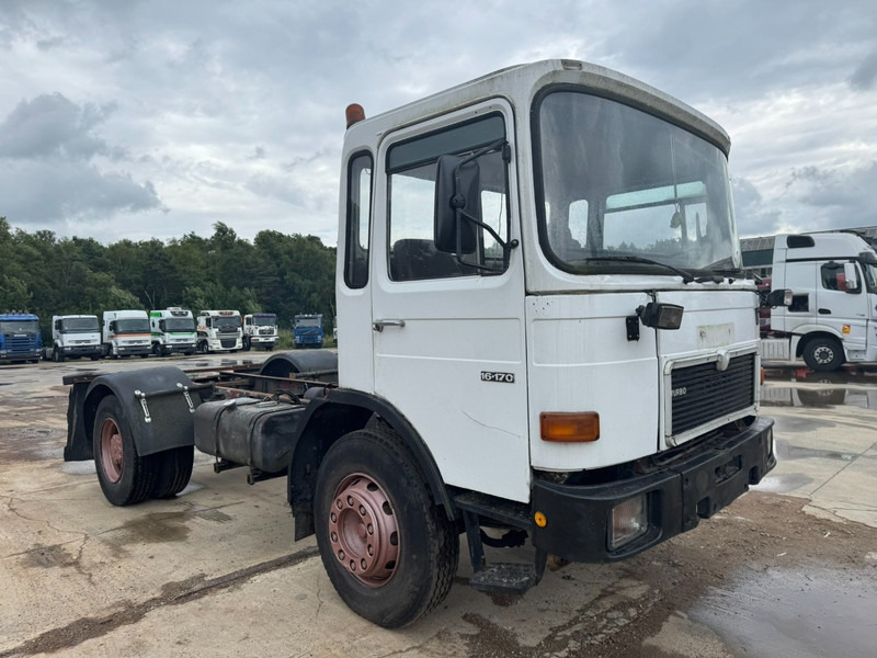 MAN 16.170 (BIG AXLE / STEEL SUSPENSION / 6 CYLINDER WITH MANUAL PUMP) - Trekker: afbeelding 3 MAN 16.170 (BIG AXLE / STEEL SUSPENSION / 6 CYLINDER WITH MANUAL PUMP) - Trekker: afbeelding 3