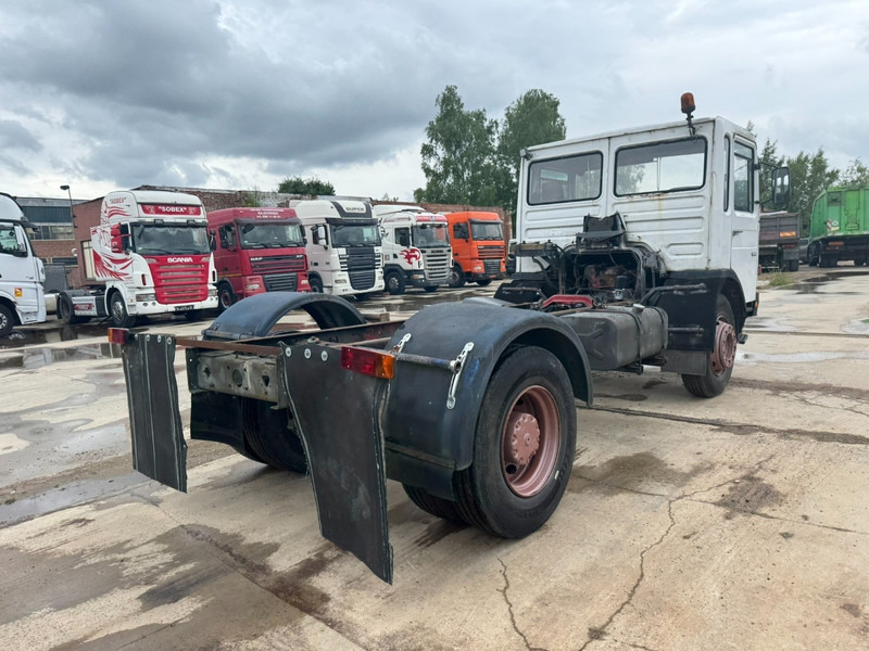 MAN 16.170 (BIG AXLE / STEEL SUSPENSION / 6 CYLINDER WITH MANUAL PUMP) - Trekker: afbeelding 5 MAN 16.170 (BIG AXLE / STEEL SUSPENSION / 6 CYLINDER WITH MANUAL PUMP) - Trekker: afbeelding 5