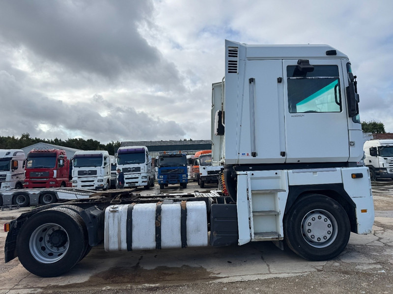 Renault Magnum 460 DXI (MANUAL GEARBOX / BOITE MANUELLE / PERFECT) - Trekker: afbeelding 4 Renault Magnum 460 DXI (MANUAL GEARBOX / BOITE MANUELLE / PERFECT) - Trekker: afbeelding 4