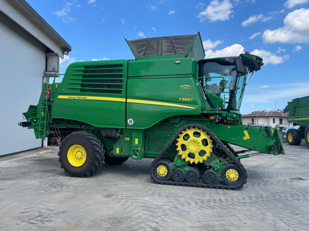 JOHN DEERE MIETITREBBIA T 560 - Maaidorser: afbeelding 2 JOHN DEERE MIETITREBBIA T 560 - Maaidorser: afbeelding 2