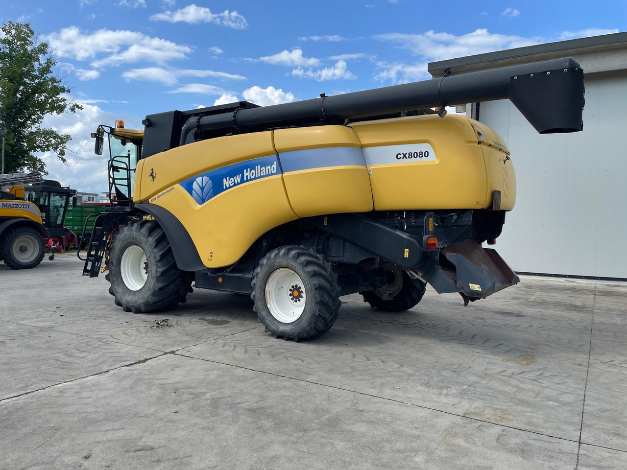 NEW HOLLAND MIETITREBBIA CX 8080 - Maaidorser: afbeelding 4 NEW HOLLAND MIETITREBBIA CX 8080 - Maaidorser: afbeelding 4