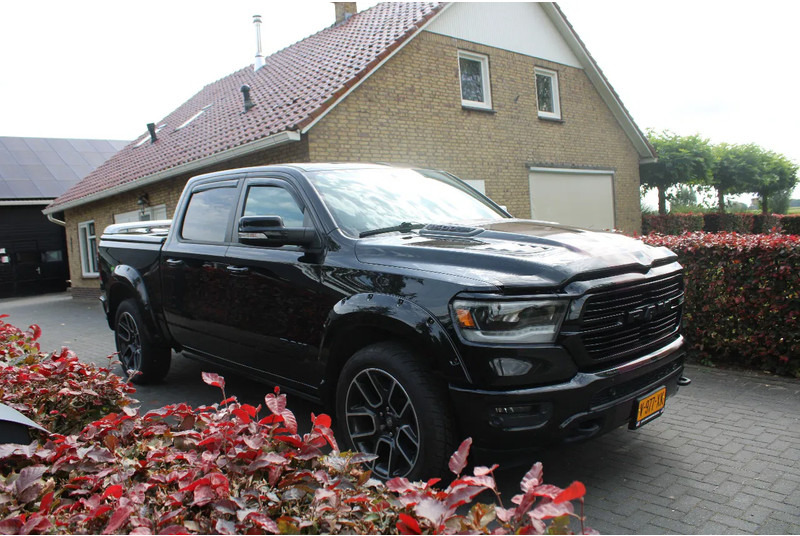 Dodge Ram 1500 Laramie Sport - Pick-up: afbeelding 1 Dodge Ram 1500 Laramie Sport - Pick-up: afbeelding 1