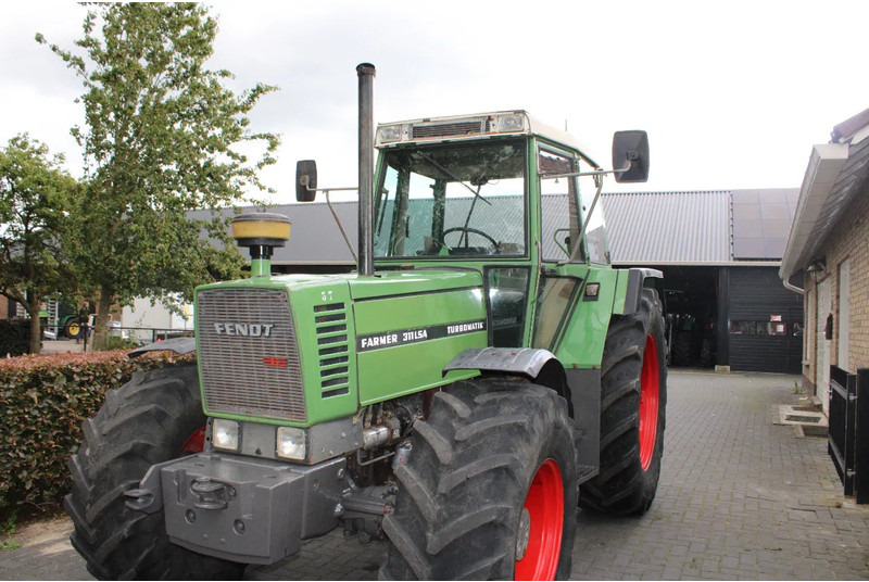 Fendt 311 LSA - Tractor: afbeelding 4 Fendt 311 LSA - Tractor: afbeelding 4