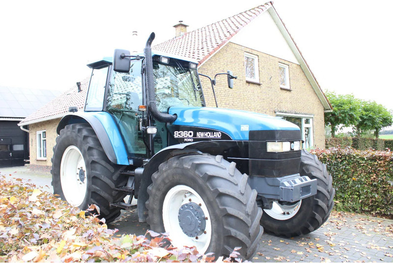 New Holland 8360 - Tractor: afbeelding 1 New Holland 8360 - Tractor: afbeelding 1