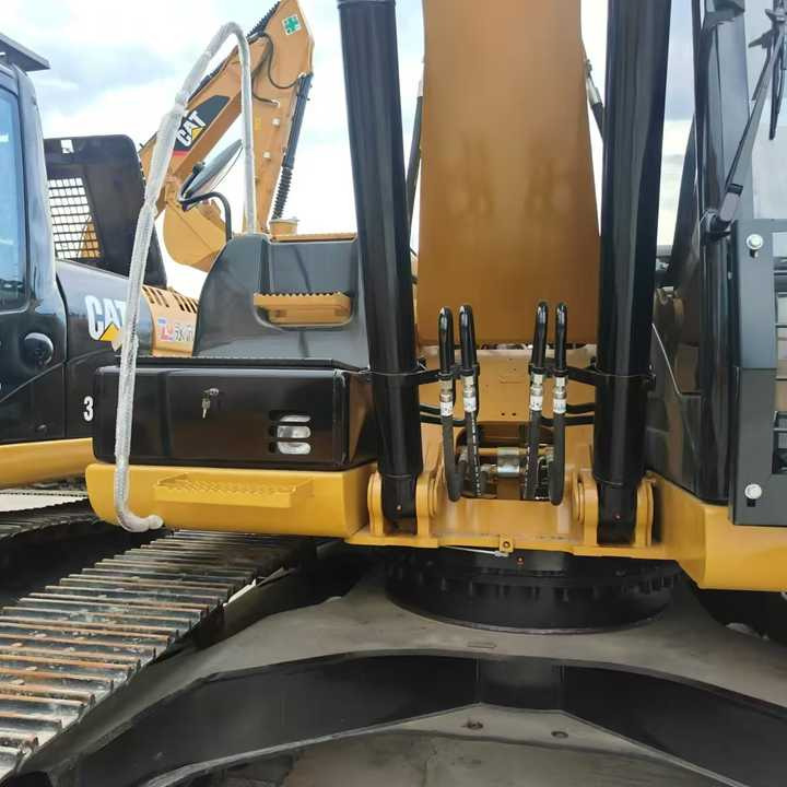 CAT second-hand 323D excavator sold at low price and in very good condition Japanese original hydraulic crawler excavator - Graafmachine: afbeelding 5 CAT second-hand 323D excavator sold at low price and in very good condition Japanese original hydraulic crawler excavator - Graafmachine: afbeelding 5