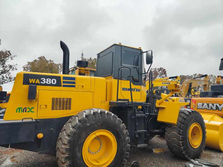 Certified Pre-Owned Komatsu WA380-3 | Heavy-Duty Loader for Mining/ Construction - Price Negotiable! - Wiellader: afbeelding 4 Certified Pre-Owned Komatsu WA380-3 | Heavy-Duty Loader for Mining/ Construction - Price Negotiable! - Wiellader: afbeelding 4