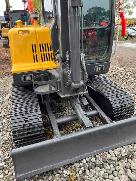 China Brand Used Volvo EC60D Mini Excavator 6ton Crawler Earth Digger Machine for Sale - Rupsgraafmachine: afbeelding 5 China Brand Used Volvo EC60D Mini Excavator 6ton Crawler Earth Digger Machine for Sale - Rupsgraafmachine: afbeelding 5