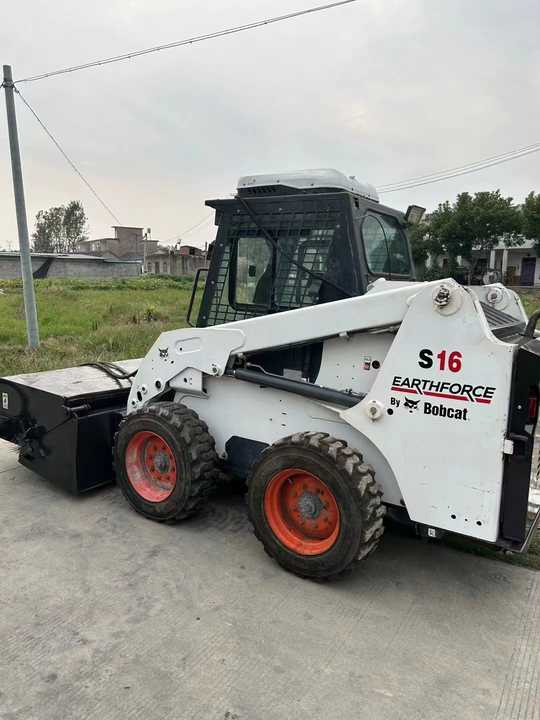 Excellent Quality bobcat S16 Skid Steer Loader in Stock Hot Sale Second Hand bobcat S16 18 160 185 330 Sikd Steer - Schranklader: afbeelding 4 Excellent Quality bobcat S16 Skid Steer Loader in Stock Hot Sale Second Hand bobcat S16 18 160 185 330 Sikd Steer - Schranklader: afbeelding 4