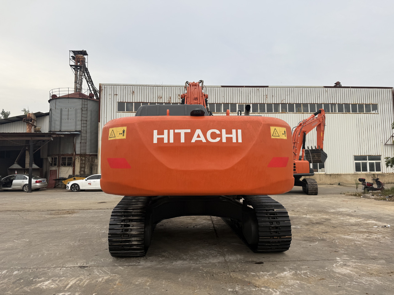 HITACHI used hitachi 350-5g excavator - Rupsgraafmachine: afbeelding 4 HITACHI used hitachi 350-5g excavator - Rupsgraafmachine: afbeelding 4