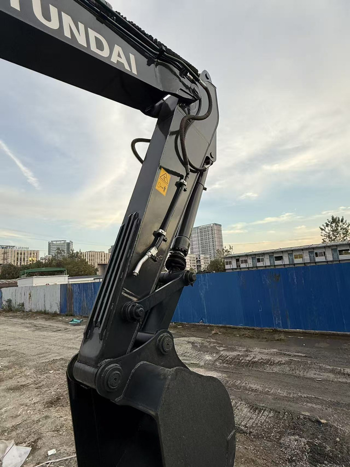 HYUNDAI Used Hyundai excavator 220-9 2022 model, engine, gear pump, Korean brand, excellent condition, low hourly rate, 52,000 kg operating weight. - Minigraafmachine: afbeelding 4 HYUNDAI Used Hyundai excavator 220-9 2022 model, engine, gear pump, Korean brand, excellent condition, low hourly rate, 52,000 kg operating weight. - Minigraafmachine: afbeelding 4