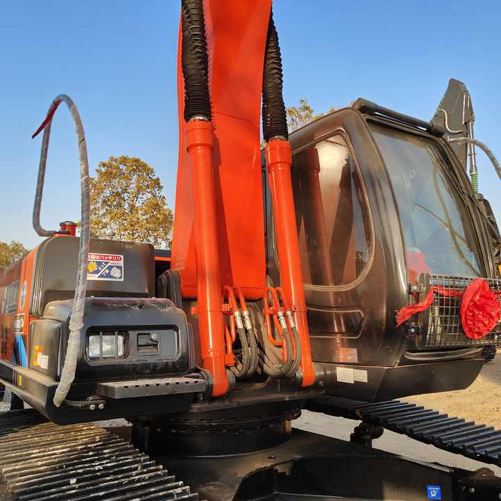 Original Japan Hitachi ZX200-5 Excavator Hitachi Excavator in Low Price for Hot Sale - Rupsgraafmachine: afbeelding 4 Original Japan Hitachi ZX200-5 Excavator Hitachi Excavator in Low Price for Hot Sale - Rupsgraafmachine: afbeelding 4