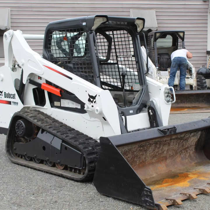Used Bobcat T590 UsedSkid Steer Loader with Good Condition for Sale S160 S300 S185 S330 - Schranklader: afbeelding 1 Used Bobcat T590 UsedSkid Steer Loader with Good Condition for Sale S160 S300 S185 S330 - Schranklader: afbeelding 1