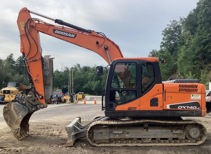 Used Digger DOOSAN DX140 Construction Machinery Construction Digger Used DOOSAN DX140 Cheap Excavator - Rupsgraafmachine: afbeelding 3 Used Digger DOOSAN DX140 Construction Machinery Construction Digger Used DOOSAN DX140 Cheap Excavator - Rupsgraafmachine: afbeelding 3
