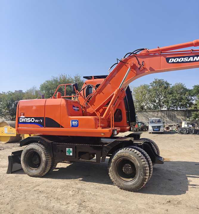 Used Doosan DH150W-7 Model Wheel Excavator Second Hand Machine Popular Brand Korean Doosan Hydraulic Machinery - Graafmachine: afbeelding 2 Used Doosan DH150W-7 Model Wheel Excavator Second Hand Machine Popular Brand Korean Doosan Hydraulic Machinery - Graafmachine: afbeelding 2