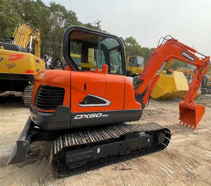Used Doosan DX60-9c Excavator | Low Hours | Robust Undercarriage | Global Shipping | Discounted Price - Graafmachine: afbeelding 1 Used Doosan DX60-9c Excavator | Low Hours | Robust Undercarriage | Global Shipping | Discounted Price - Graafmachine: afbeelding 1