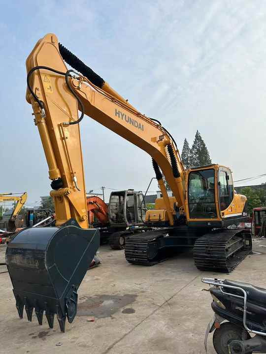 Used hyundai 215-9 Original Excavator Hot Sale - Graafmachine: afbeelding 4 Used hyundai 215-9 Original Excavator Hot Sale - Graafmachine: afbeelding 4