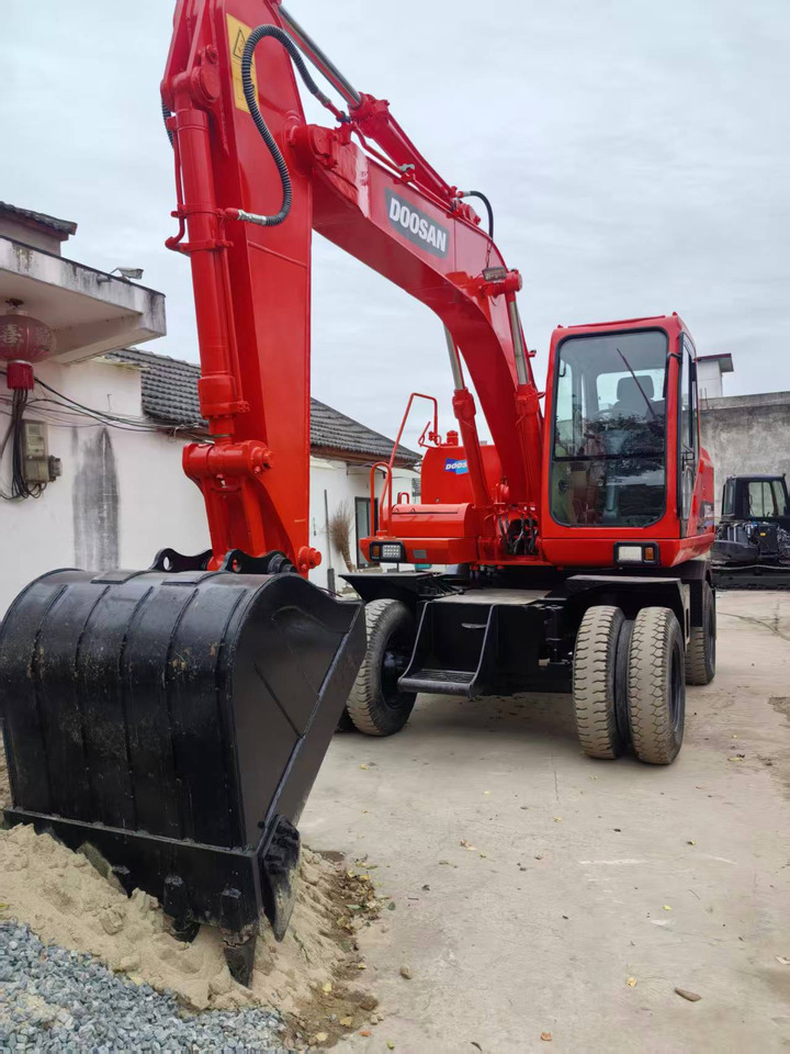 Doosan Used DH150W-7 wheeled excavator for sale at a low price. - Mobiele graafmachine: afbeelding 4 Doosan Used DH150W-7 wheeled excavator for sale at a low price. - Mobiele graafmachine: afbeelding 4