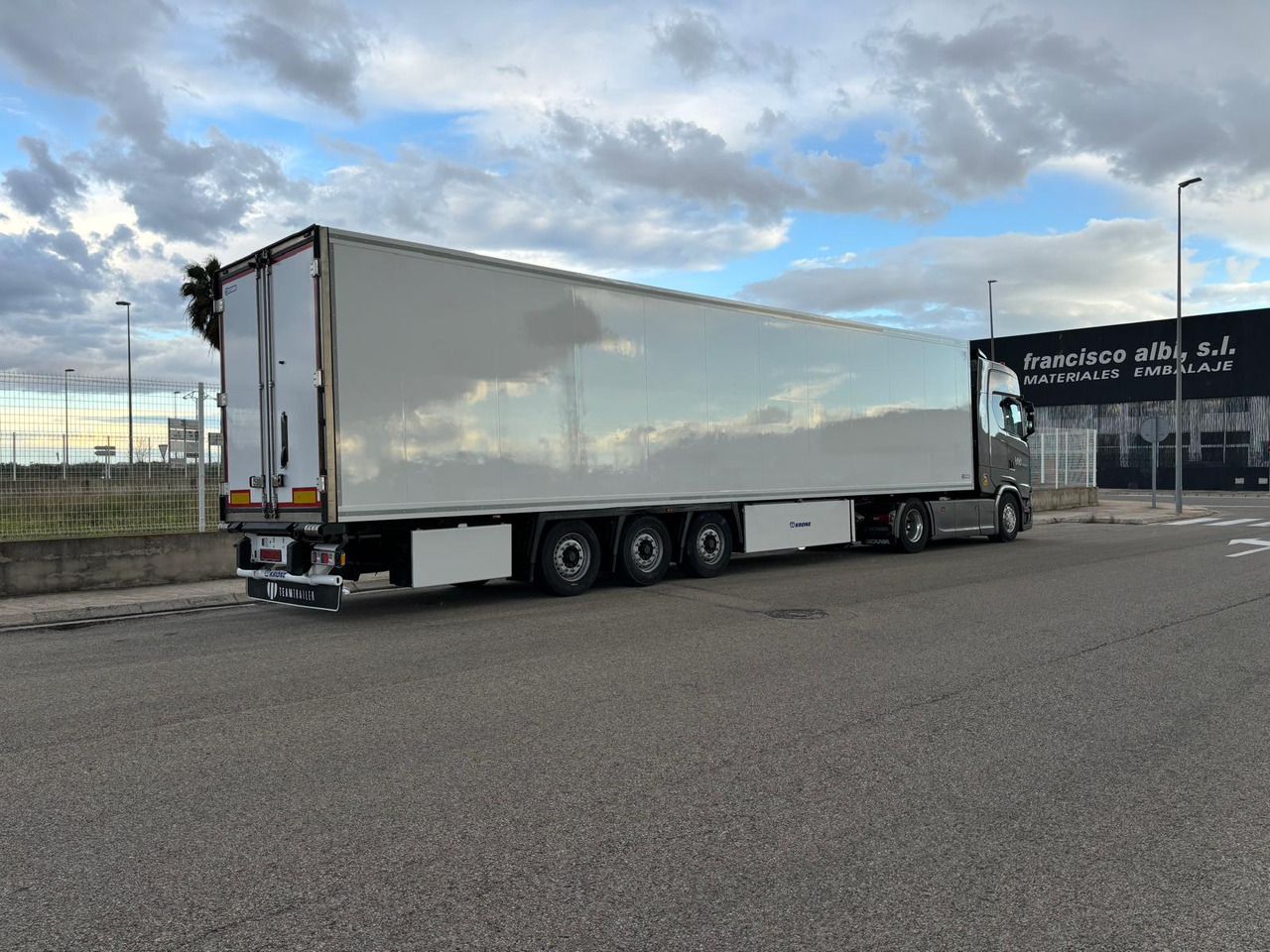SCANIA S500 - Koelwagen vrachtwagen: afbeelding 2 SCANIA S500 - Koelwagen vrachtwagen: afbeelding 2