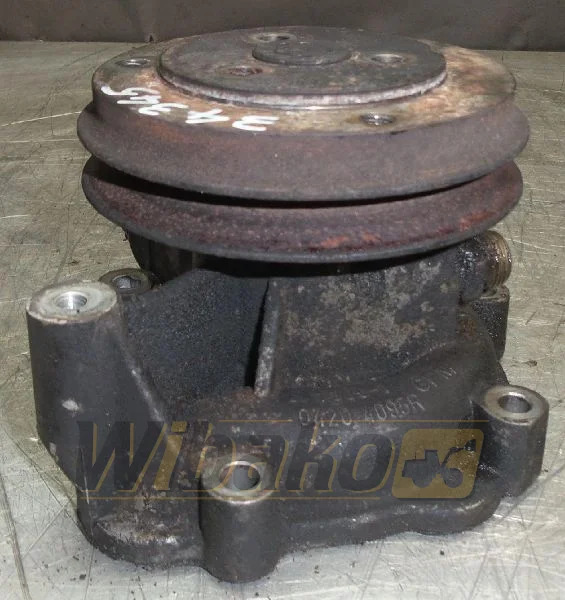 Deutz BF4M2012 04209797R - Water pomp: afbeelding 1 Deutz BF4M2012 04209797R - Water pomp: afbeelding 1