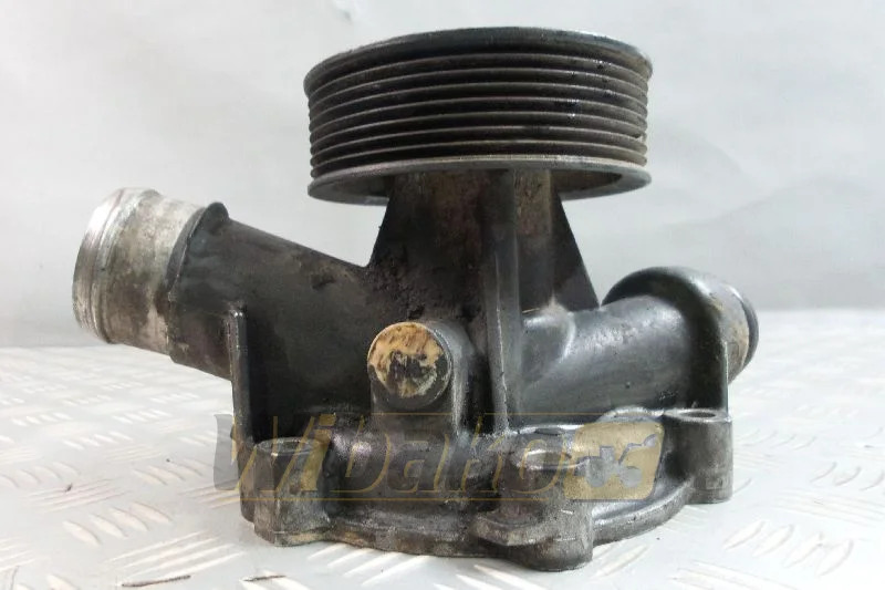 Deutz TCD2012 72S7546 - Water pomp: afbeelding 1 Deutz TCD2012 72S7546 - Water pomp: afbeelding 1