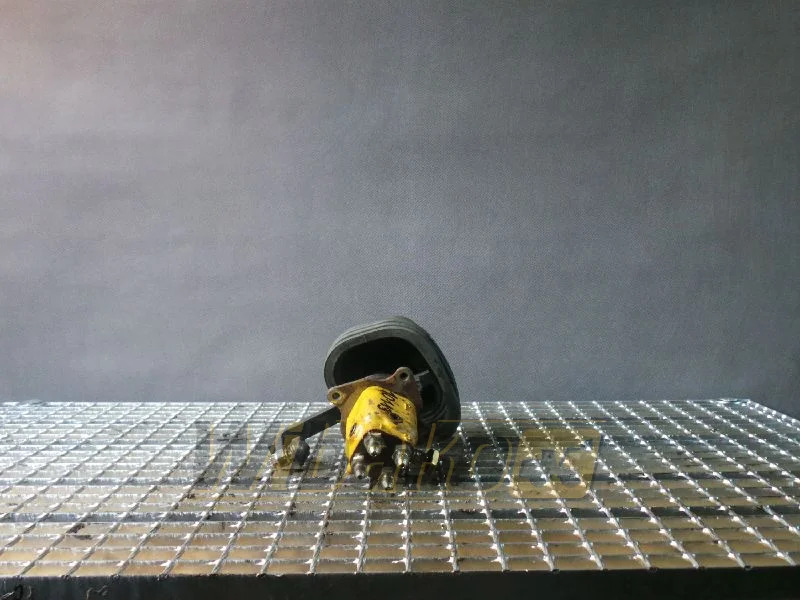 Komatsu D65EX-12 - Hydraulische klep voor Bouwmachine: afbeelding 1 Komatsu D65EX-12 - Hydraulische klep voor Bouwmachine: afbeelding 1