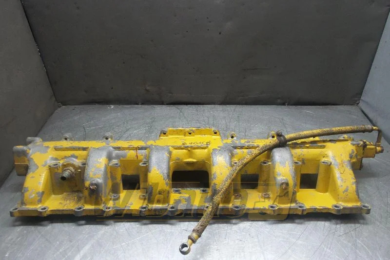Komatsu S6D95L-1 - Inlaatspruitstuk voor Bouwmachine: afbeelding 1 Komatsu S6D95L-1 - Inlaatspruitstuk voor Bouwmachine: afbeelding 1
