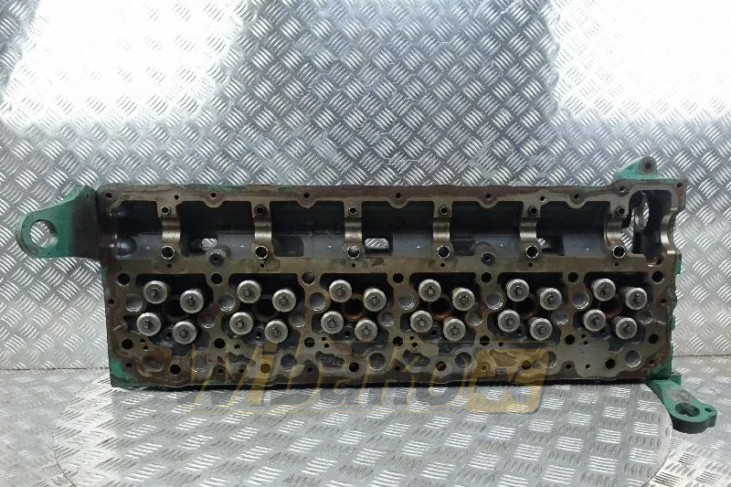 Volvo Penta TAD870-73VE 3801613/22487800/21903000 - Cilinderkop voor Bouwmachine: afbeelding 1 Volvo Penta TAD870-73VE 3801613/22487800/21903000 - Cilinderkop voor Bouwmachine: afbeelding 1