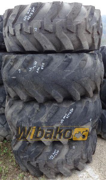 Wheel 19.5/24 12/37/25 - Banden en velgen voor Bouwmachine: afbeelding 1 Wheel 19.5/24 12/37/25 - Banden en velgen voor Bouwmachine: afbeelding 1