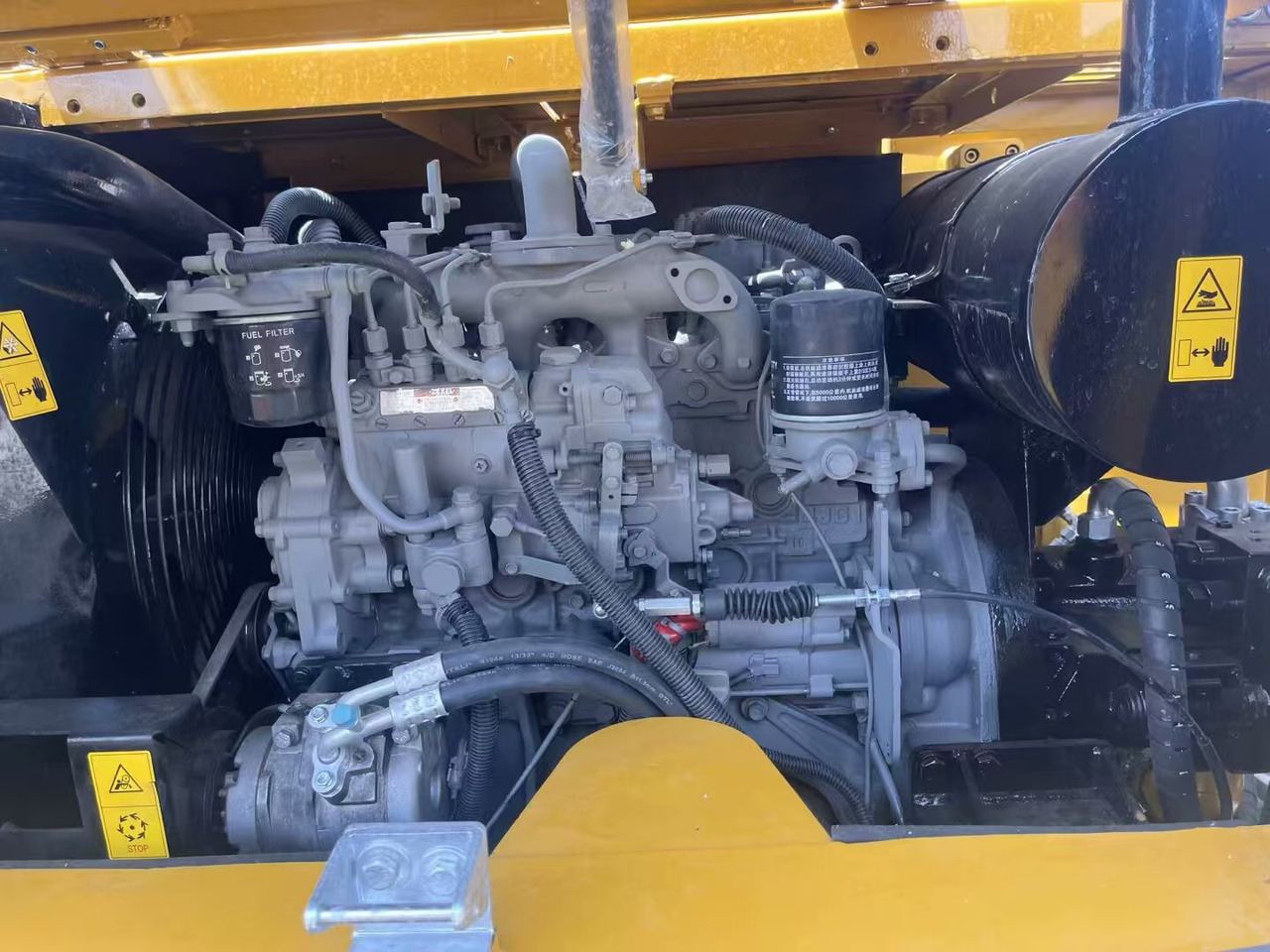CATERPILLAR 323D2L - Rupsgraafmachine: afbeelding 4 CATERPILLAR 323D2L - Rupsgraafmachine: afbeelding 4