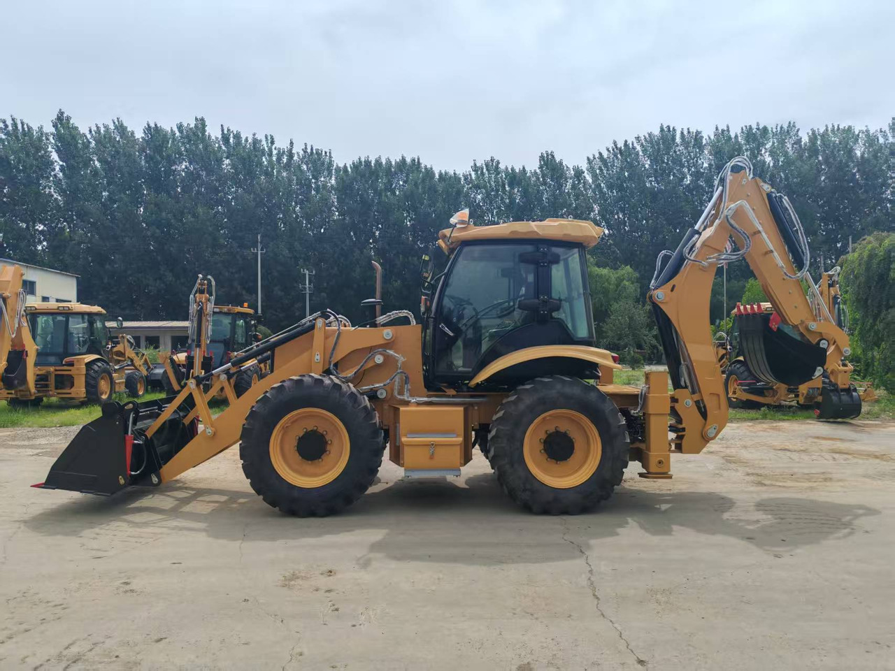 CATERPILLAR 4CX - Mobiele graafmachine: afbeelding 3 CATERPILLAR 4CX - Mobiele graafmachine: afbeelding 3