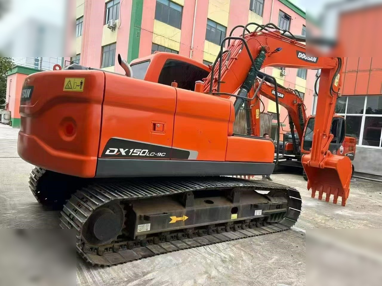 DOOSAN DX150W-9C - Mobiele graafmachine: afbeelding 2 DOOSAN DX150W-9C - Mobiele graafmachine: afbeelding 2