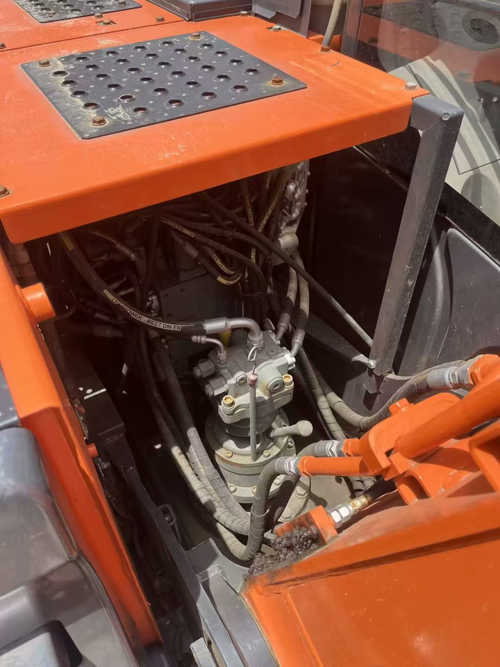 HITACHI ZX130 - Rupsgraafmachine: afbeelding 3 HITACHI ZX130 - Rupsgraafmachine: afbeelding 3