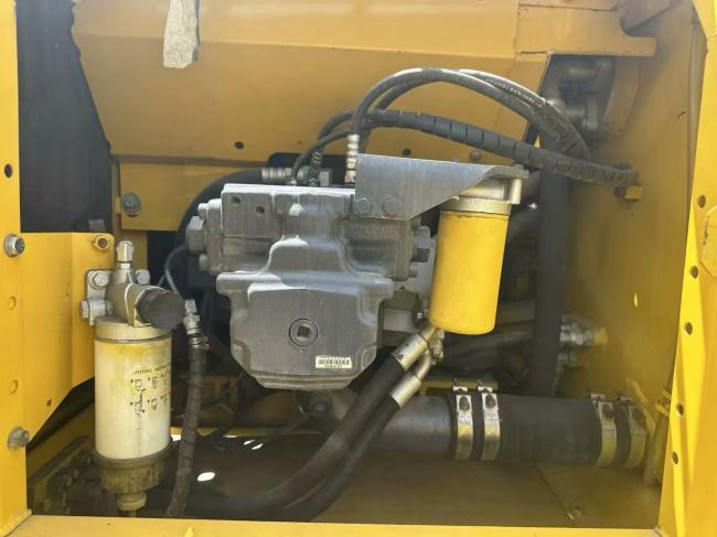 KOMATSU 200-8 - Rupsgraafmachine: afbeelding 3 KOMATSU 200-8 - Rupsgraafmachine: afbeelding 3