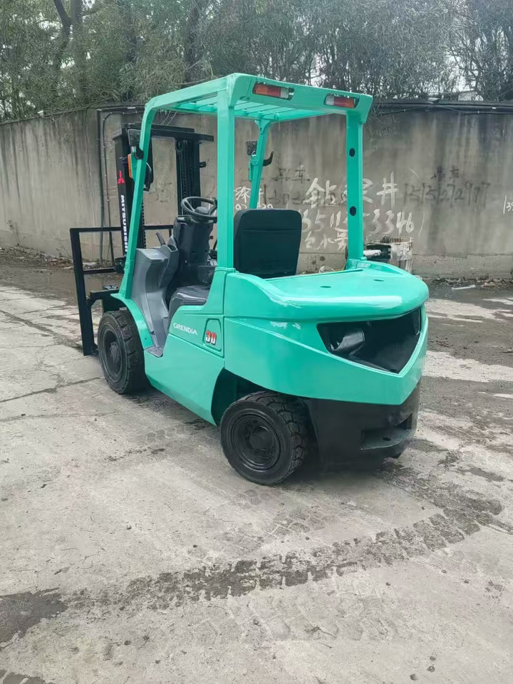 MITSUBISHI 3-ton - Verticale masthoogwerker: afbeelding 3 MITSUBISHI 3-ton - Verticale masthoogwerker: afbeelding 3