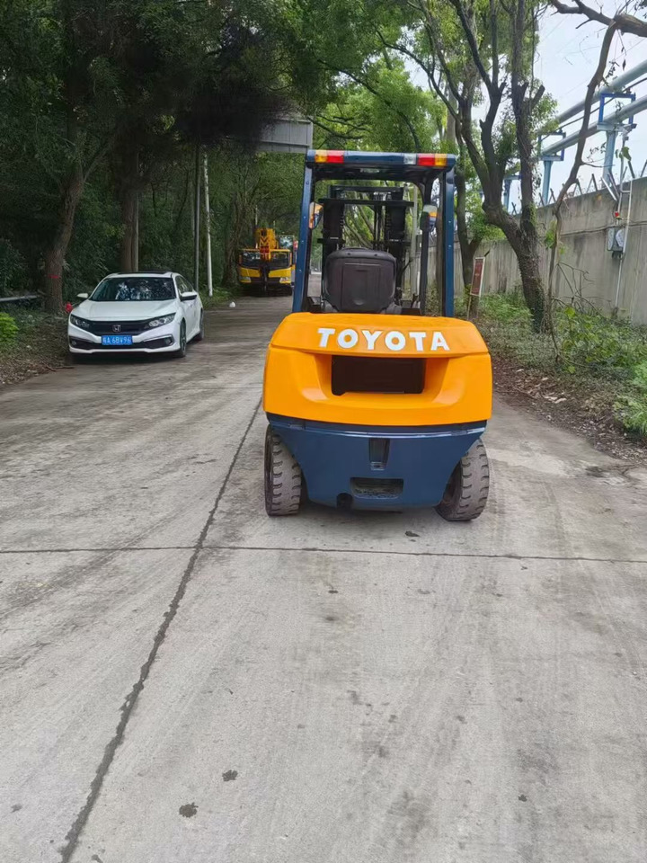 TOYATA 5-TON - Verticale masthoogwerker: afbeelding 4 TOYATA 5-TON - Verticale masthoogwerker: afbeelding 4