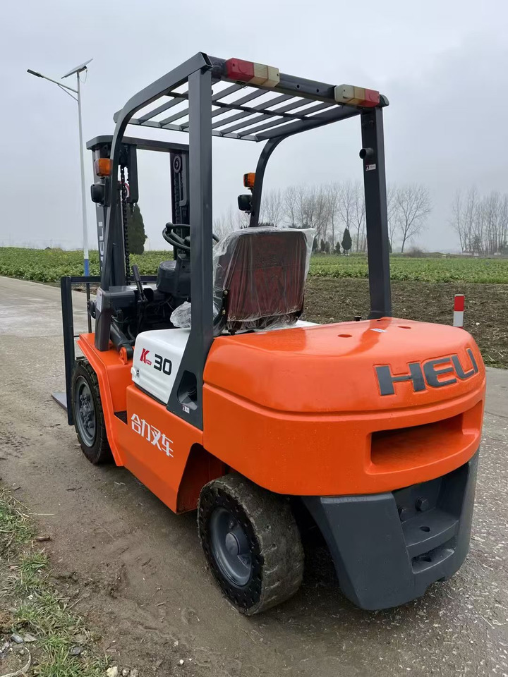 Heli 3-ton - Verticale masthoogwerker: afbeelding 1 Heli 3-ton - Verticale masthoogwerker: afbeelding 1