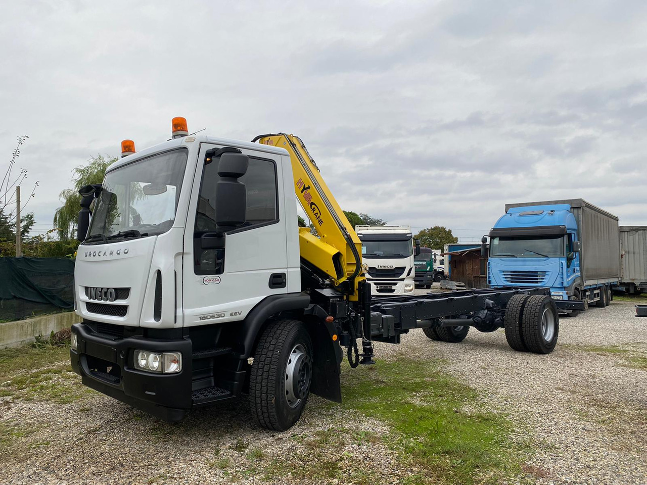 IVECO 180E30 - Chassis vrachtwagen: afbeelding 1 IVECO 180E30 - Chassis vrachtwagen: afbeelding 1