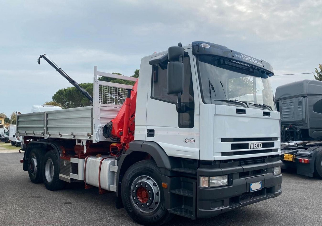 IVECO 440E38 RIBALTABILE TRILATERALE E GRU FASSI - Vrachtwagen met open laadbak, Kraanwagen: afbeelding 3 IVECO 440E38 RIBALTABILE TRILATERALE E GRU FASSI - Vrachtwagen met open laadbak, Kraanwagen: afbeelding 3