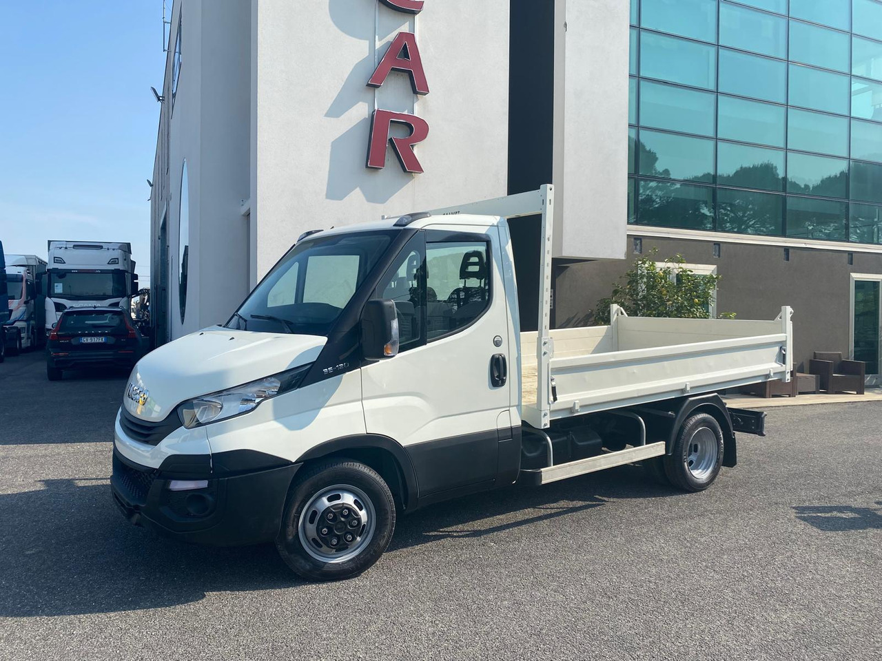 IVECO DAILY 35C12 - Kipper bestelwagen: afbeelding 2 IVECO DAILY 35C12 - Kipper bestelwagen: afbeelding 2