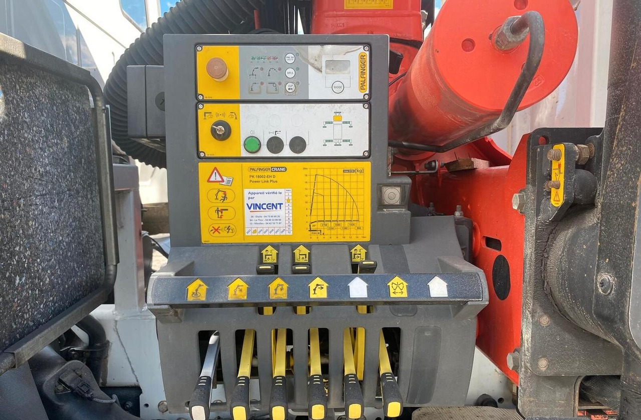 IVECO STRALIS AD260S36 CASSONE FISSO E GRU - Vrachtwagen met open laadbak, Kraanwagen: afbeelding 4 IVECO STRALIS AD260S36 CASSONE FISSO E GRU - Vrachtwagen met open laadbak, Kraanwagen: afbeelding 4