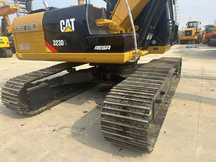 Certified Pre-Owned CAT 323DL | Heavy-Duty Excavator for Mining/ Construction - Price Negotiable! - Rupsgraafmachine: afbeelding 5 Certified Pre-Owned CAT 323DL | Heavy-Duty Excavator for Mining/ Construction - Price Negotiable! - Rupsgraafmachine: afbeelding 5