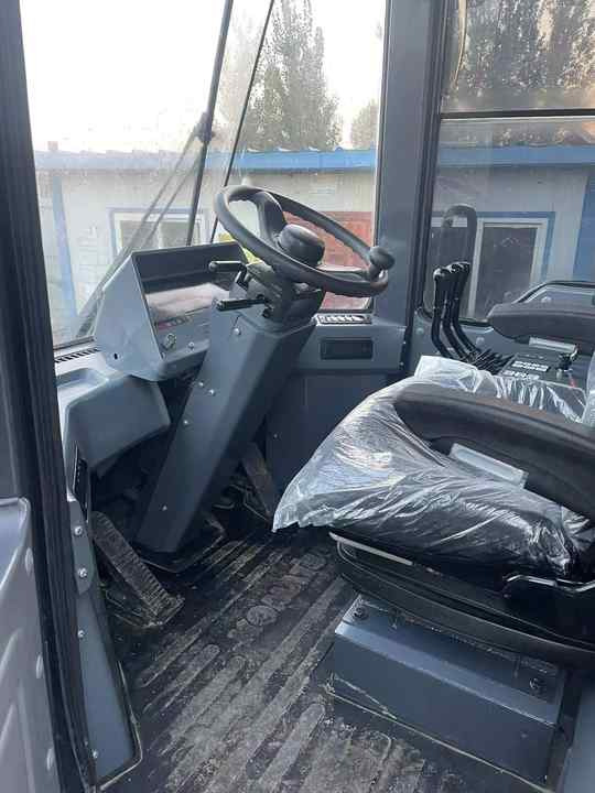 Certified Pre-Owned Komatsu WA380-3 | Heavy-Duty Loader for Mining/ Construction - Price Negotiable! - Wiellader: afbeelding 2 Certified Pre-Owned Komatsu WA380-3 | Heavy-Duty Loader for Mining/ Construction - Price Negotiable! - Wiellader: afbeelding 2