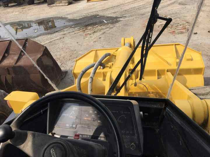 High Quality Japan Loader 4ton Loader komatsu Wa320-3 Used Wheel Loader - Wiellader: afbeelding 2 High Quality Japan Loader 4ton Loader komatsu Wa320-3 Used Wheel Loader - Wiellader: afbeelding 2