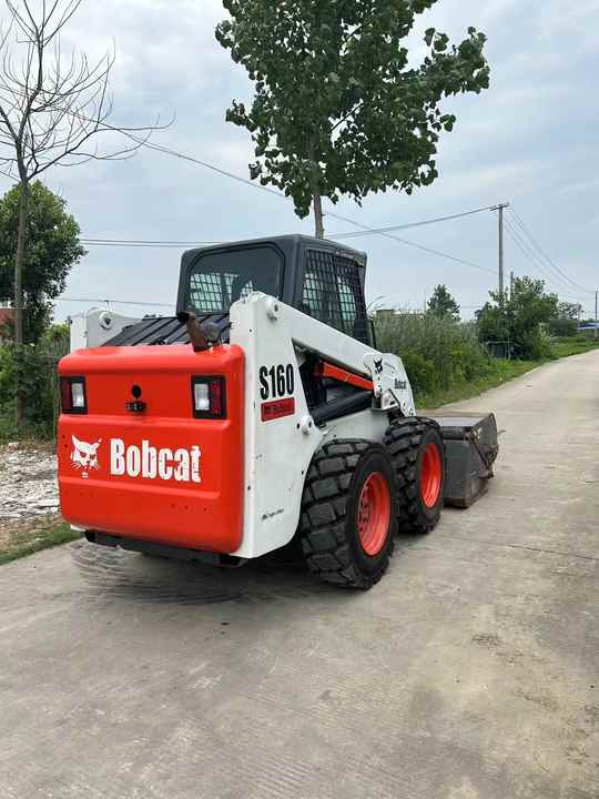USED BOBCAT S160 Skid-steer Loader Bobcat S160 Carry Sweeper with Very Good Performance Is for Sale at a Low Price. - Schranklader: afbeelding 5 USED BOBCAT S160 Skid-steer Loader Bobcat S160 Carry Sweeper with Very Good Performance Is for Sale at a Low Price. - Schranklader: afbeelding 5