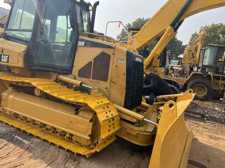 Used Cat Mini Bulldozer D5k Cat Dozers - Bulldozer: afbeelding 2 Used Cat Mini Bulldozer D5k Cat Dozers - Bulldozer: afbeelding 2