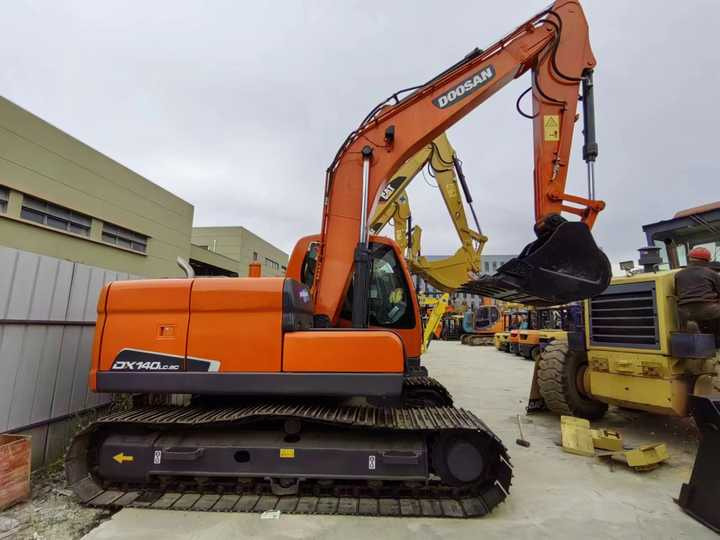 Used Digger DOOSAN DX140 Construction Machinery Construction Digger Used DOOSAN DX140 Cheap Excavator - Rupsgraafmachine: afbeelding 2 Used Digger DOOSAN DX140 Construction Machinery Construction Digger Used DOOSAN DX140 Cheap Excavator - Rupsgraafmachine: afbeelding 2